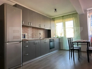 Apartament cu 3 camere, 55 mp, 2 bai, cu balcon si parcare, in zona Lidl - imagine 2