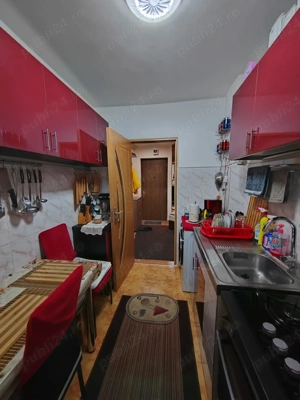 Vând apartament cu centrala proprie aproape de Shopping City  - imagine 9