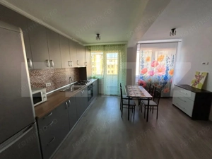 Apartament cu 3 camere, 55 mp, 2 bai, cu balcon si parcare, in zona Lidl - imagine 4