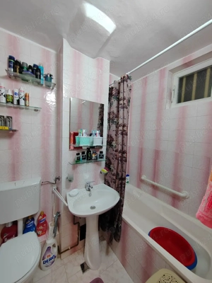 Vând apartament cu centrala proprie aproape de Shopping City  - imagine 11