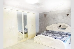 Două case intr-o curte, partial din caramidă, cu interior renovat in anul 2025, in zona bună, - imagine 4