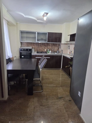 Apartament 2 camere decomandat-zona Spitalul Judetean-125.700 euro neg - imagine 7