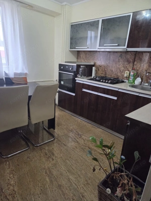 Apartament 2 camere decomandat-zona Spitalul Judetean-125.700 euro neg - imagine 9