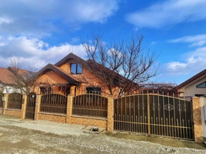 Casa Santandrei, zona linistita, gaz,curent,apa,teren 550 mp-219000Eur - imagine 2