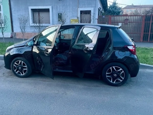 Vand sau Schimb Toyota Yaris 1.3i benzina FaceLift 2016 Automata Navi Xenon Variante Auto! - imagine 7