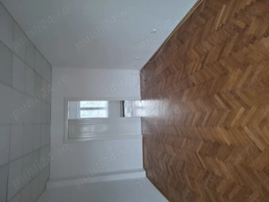 Inchiriez apartament in zona centrala - imagine 3