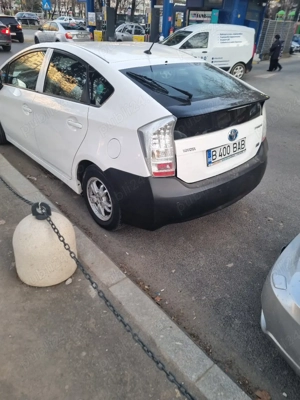 vand toyota prius 2011 .18 benzina hibrid GPL. km 300000nu a facut ubar  - imagine 5