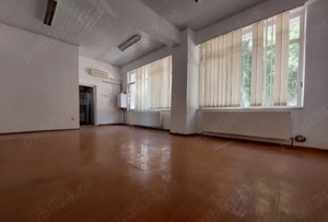 De vânzare spațiu comercial 