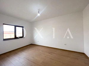 OX715 Valery 3 - aproape de principala - imagine 5