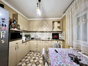 Casa individuala renovata, 2 fronturi stradale, centrala proprie - imagine 11