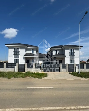 Duplex  despărțit prin garaj și camera tehnică în Giarmata