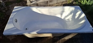 vand cada acril 300 lei 