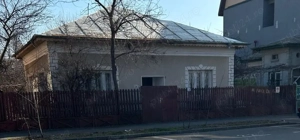  Teren 420 mp cu casă   front 15,4 m   Str. Saradei   100 m Piața 16 Februarie 