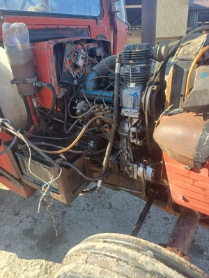 Tractor universal U445 - imagine 2