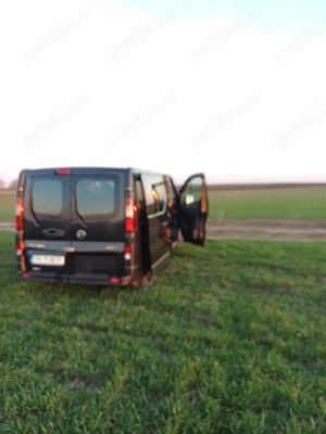 Vand opel vivaro stare excelenta proprietar.  - imagine 4