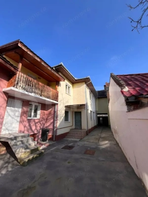 Casă spațioasă P+1 cu garaj și curte generoasă