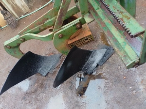 Plug, pe cremalieră 