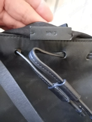 Vând geanta din imagine