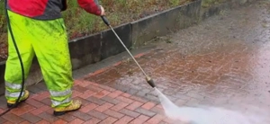 Curăț pavaje, terase, beton cu aparat profesional 