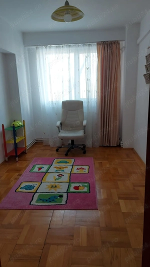 Proprietar, închiriez apartament decomandat 3 camere, 80 mp, etaj 3, Micro 18, Spitalul Judetean - imagine 10