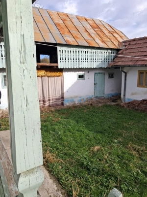 Casă cu teren 1800 mp în cartierul Lapos Dărmănești Bacau  - imagine 3