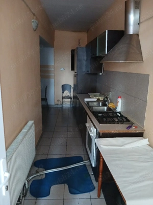 Închiriez apartament la casă - imagine 3