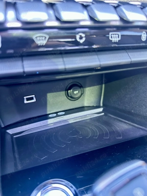 Peugeot 3008 1.2 benzina 130 cai Panoramic Incalzire scaune Masaj CarPlay Rate Garantie  - imagine 18