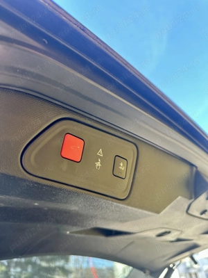 Peugeot 3008 1.2 benzina 130 cai Panoramic Incalzire scaune Masaj CarPlay Rate Garantie  - imagine 22