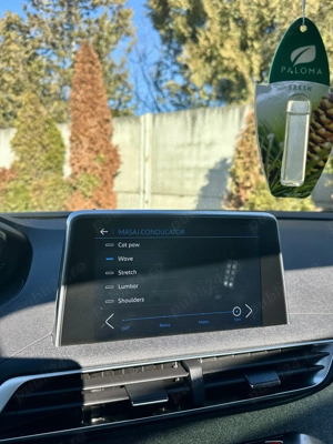 Peugeot 3008 1.2 benzina 130 cai Panoramic Incalzire scaune Masaj CarPlay Rate Garantie  - imagine 17