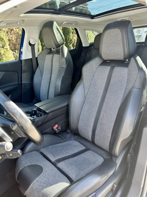 Peugeot 3008 1.2 benzina 130 cai Panoramic Incalzire scaune Masaj CarPlay Rate Garantie  - imagine 20