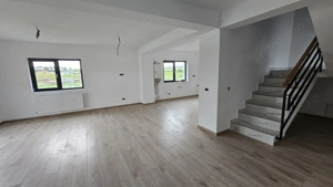 PAULESTII NOI - vila 2025, P+1 , ter 490 mp la 225000 euro - imagine 12