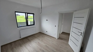 PAULESTII NOI - vila 2025, P+1 , ter 490 mp la 225000 euro - imagine 9