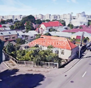 Se vinde teren 403 mp , cu imobil din 1960 , str. Patriei , Centru.