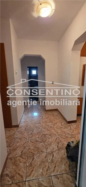 Se vinde imobil cu 3 camere , dec, etaj 3 , in cart.Micro 5 , liber