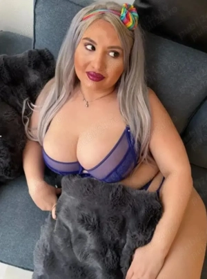 Bună baieți ma numesc amyra lucrez non stop Kiss 