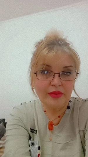 Doamna matura  _metrou universitatea 