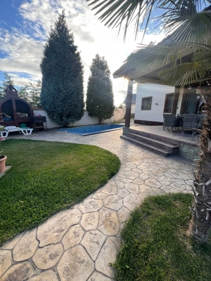 Vând casa la 7km de oraș 