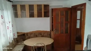 Închiriez apartament 3 camere 