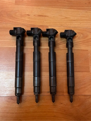 Injectoare Sprinter 2.2 E5