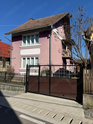 Casă de familie cu teren, livadă și anexe, într-o zonă liniștită, SOVATA