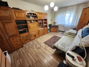 Aradului vest. Centrala. Decomandat. Mobilat si partial utilat.