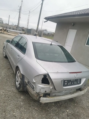 Dezmembrez mercedes w211 - imagine 2