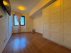 Particular, inchiriez apartament 3 camere, piscina, vedere padure - imagine 2