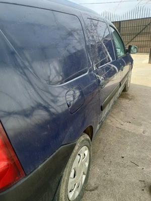 Vand Logan Van 2007 - imagine 5