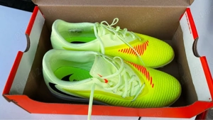 Adidasi Nike Phantom de fotbal 