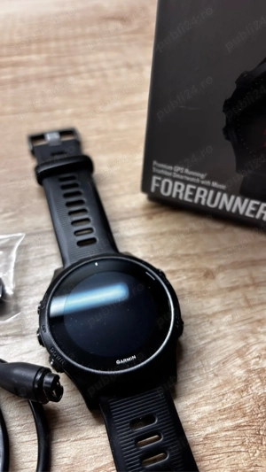 Vând Garmin Forerunner 345 - GPS Multisport Premium, muzică, triatlon