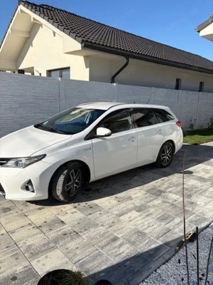Vand Toyota Auris Hybrid - imagine 2