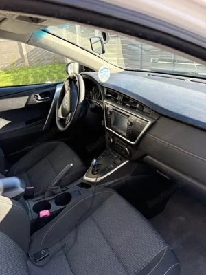 Vand Toyota Auris Hybrid - imagine 4