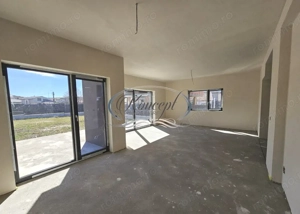 Locuinta moderna cu design cubic si curte plana in Dezmir - imagine 6