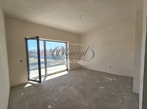 Locuinta moderna cu design cubic si curte plana in Dezmir - imagine 13